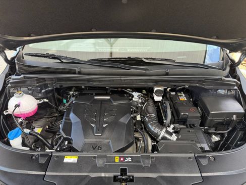 Used 2026 Kia Carnival FWD image 35
