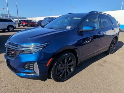 Used 2023 Chevrolet Equinox RS image 4