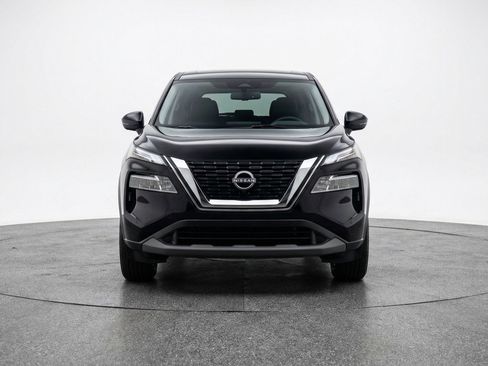 Used 2025 Nissan Rogue SV FWD image 2