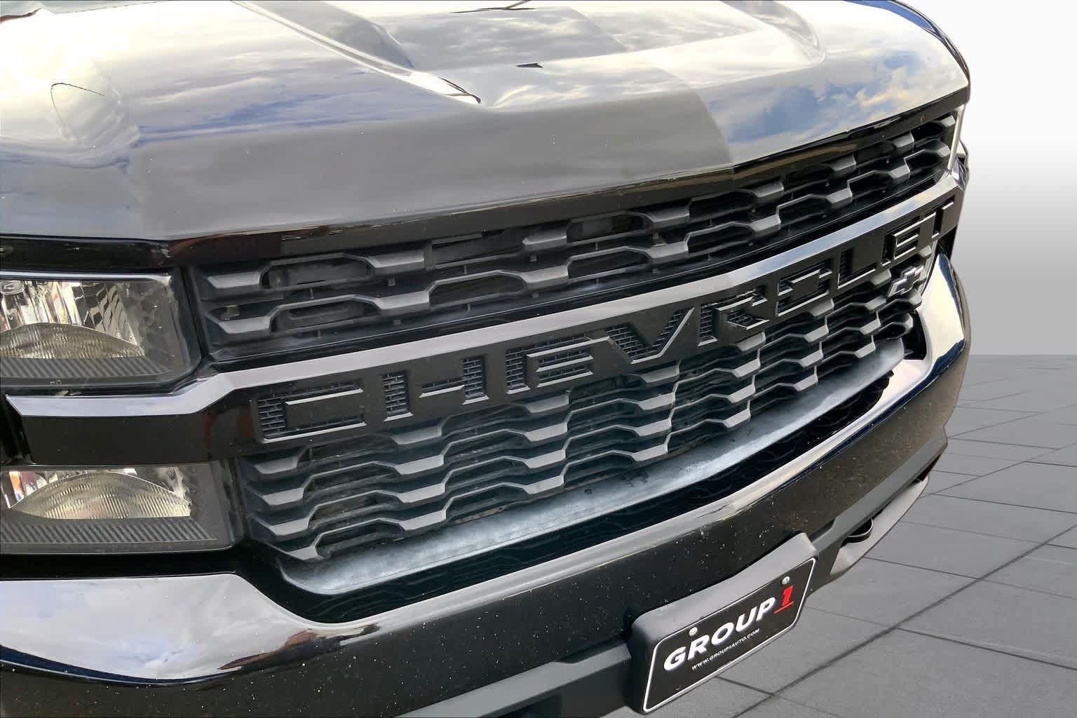 Used 2022 Chevrolet Silverado 1500 Custom w/ LPO, Dark Essentials Package RWD image 27