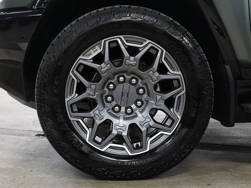 Used 2024 GMC Hummer EV 3X AWD/4WD image 37