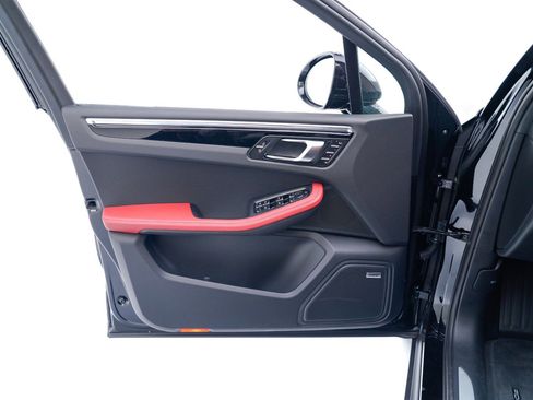 New 2026 Porsche Macan S image 21