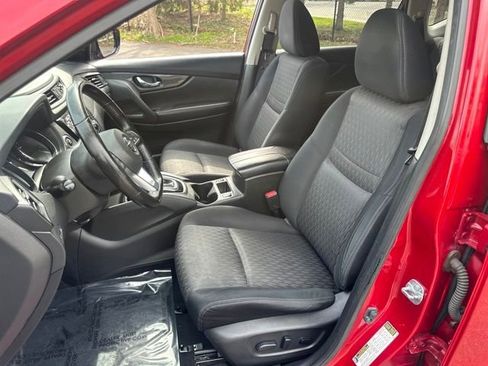 Used 2017 Nissan Rogue SV image 30