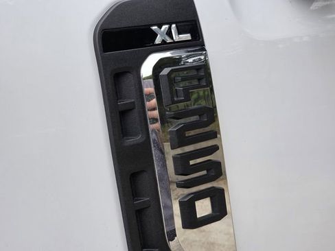 Used 2024 Ford F250 XL w/ Snow Plow Prep Package AWD/4WD image 8