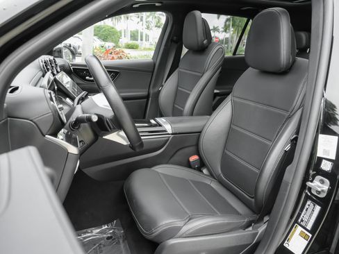 Used 2023 Mercedes-Benz GLC 300 4MATIC image 8