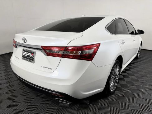 Used 2016 Toyota Avalon Limited FWD image 9