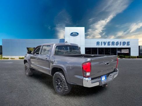 Used 2021 Toyota Tacoma SR5 AWD/4WD image 5