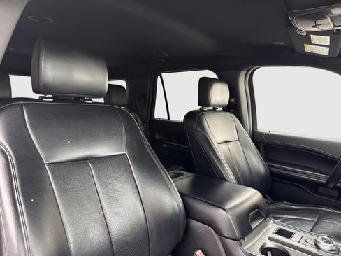 Used 2019 Ford Expedition XLT w/ Equipment Group 202A RWD image 42