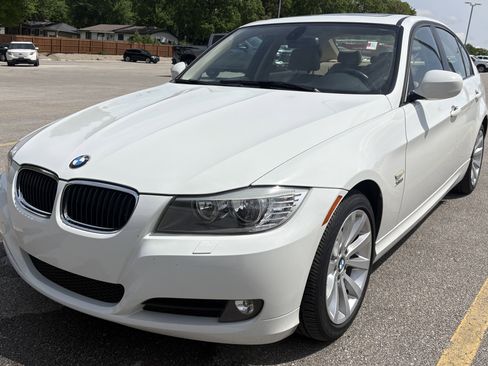 Used 2011 BMW 328i xDrive Sedan AWD/4WD image 5