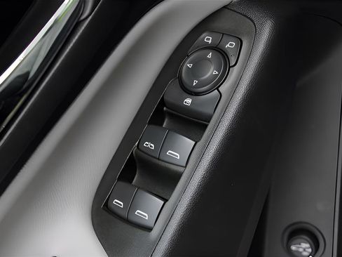 Used 2024 Chevrolet Equinox LT image 13