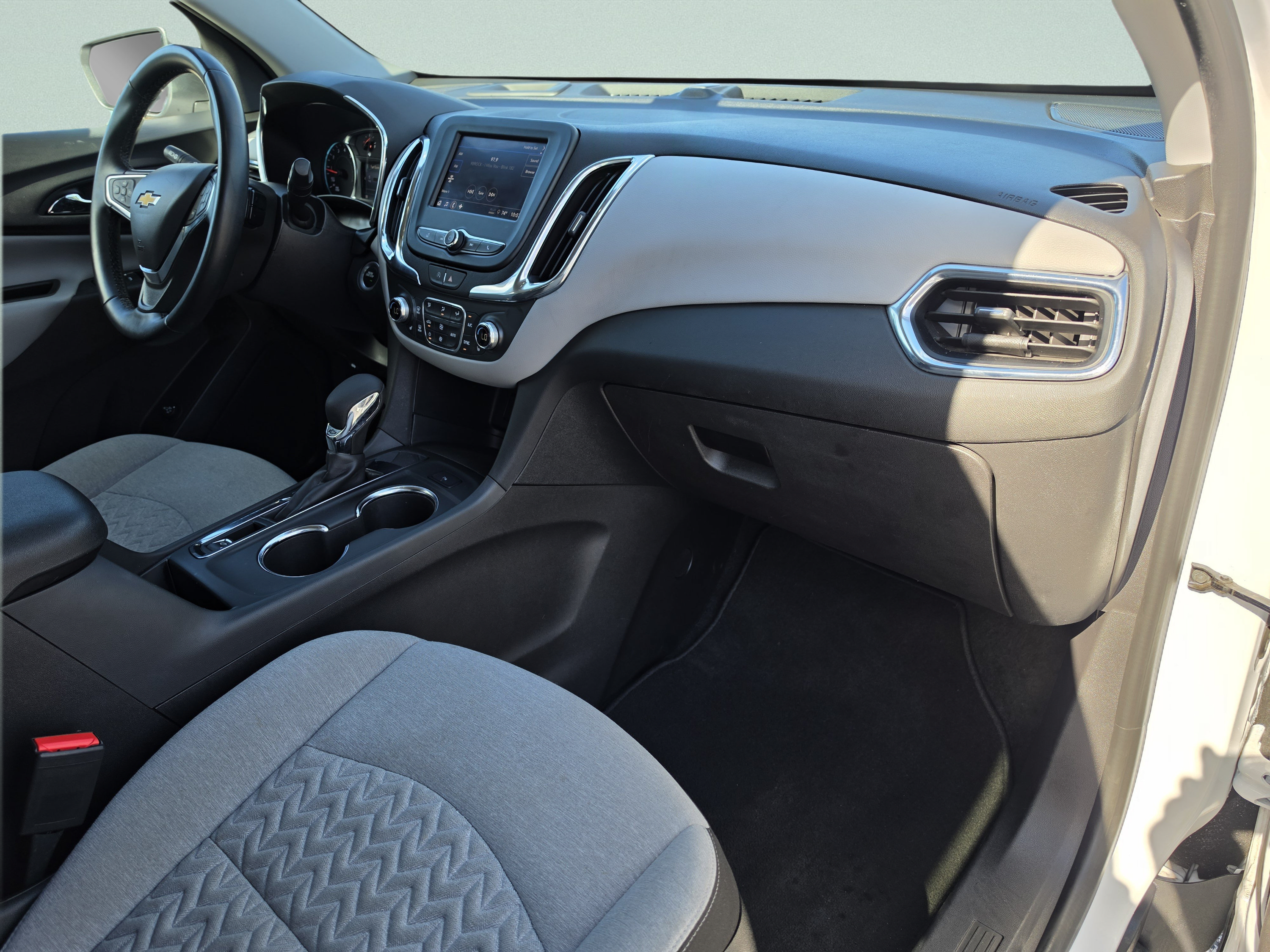 Used 2024 Chevrolet Equinox LT FWD image 18
