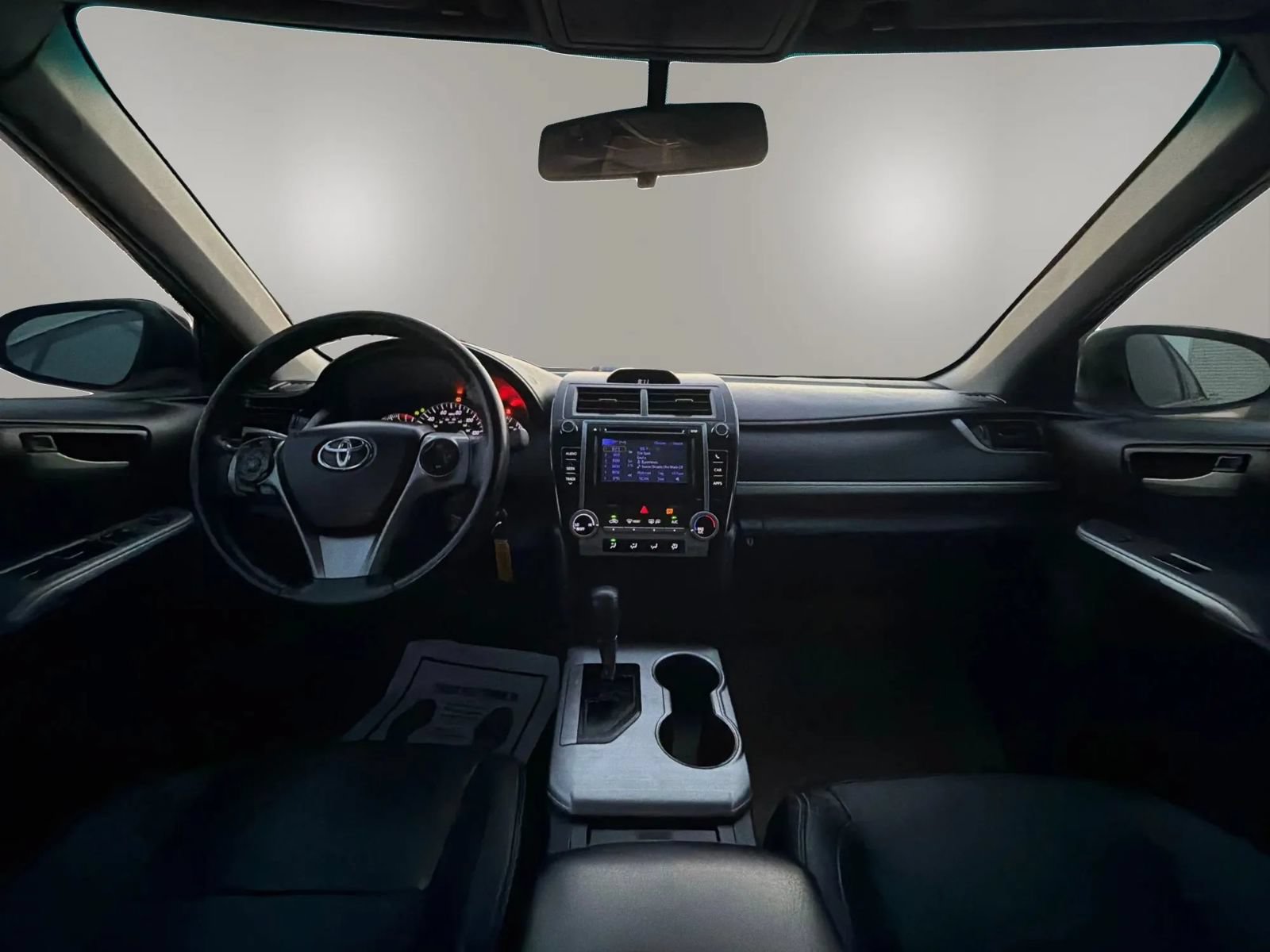 Used 2012 Toyota Camry SE FWD image 17