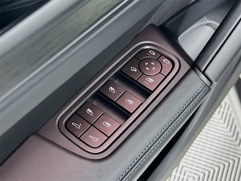 New 2026 Porsche Cayenne GTS image 20