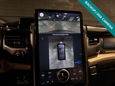 Used 2023 Ford Expedition Platinum image 9