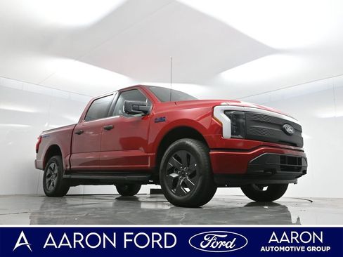Used 2024 Ford F150 Lightning XLT image 3
