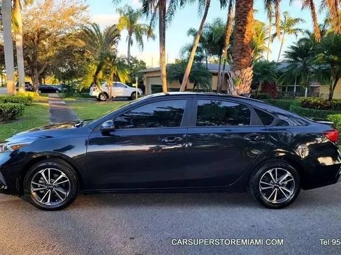 Used 2024 Kia Forte LXS FWD image 11
