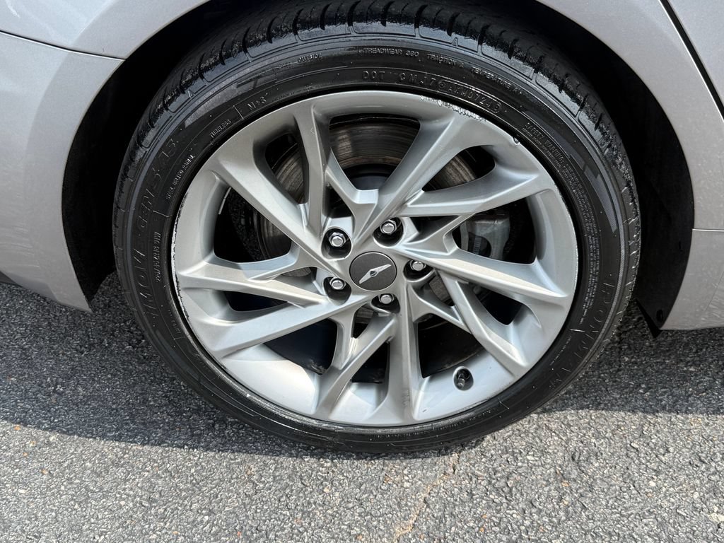 Used 2022 Genesis G70 2.0T RWD image 36
