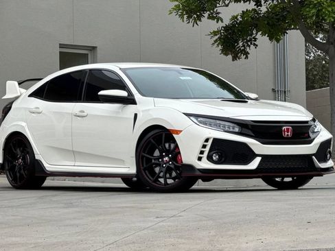 Certified 2018 Honda Civic Type R image 2