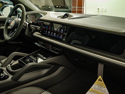 New 2026 Porsche Cayenne S image 27