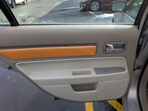 Used 2009 Lincoln MKZ FWD image 16