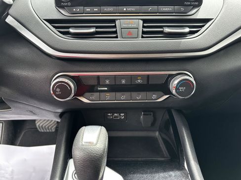 Used 2021 Nissan Altima 2.5 SV FWD image 16