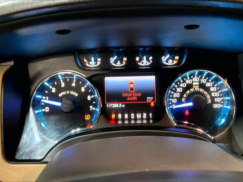 Used 2011 Ford F150 XLT w/ XLT Chrome Pkg AWD/4WD image 25