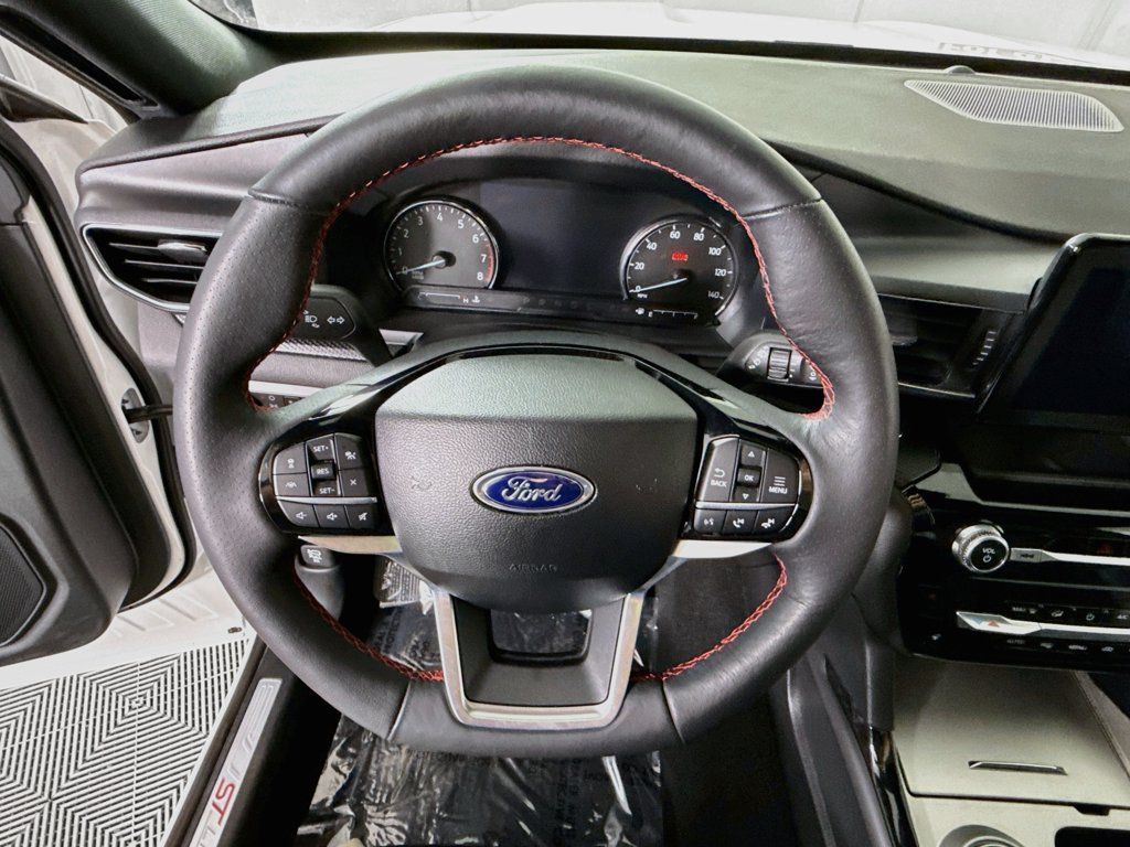 Used 2023 Ford Explorer ST-Line w/ Class IV Trailer Tow Package AWD/4WD image 22