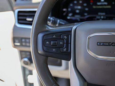 Used 2023 GMC Yukon Denali AWD/4WD image 17