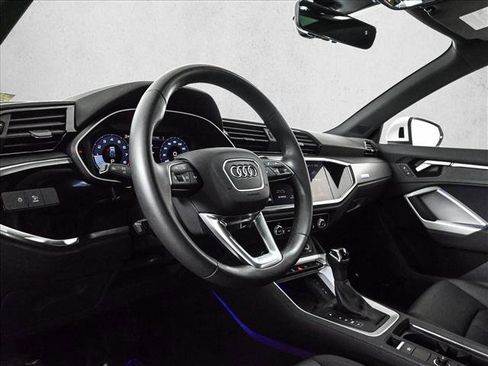 Certified 2025 Audi Q3 2.0T Premium Plus w/ Premium Plus Package image 10