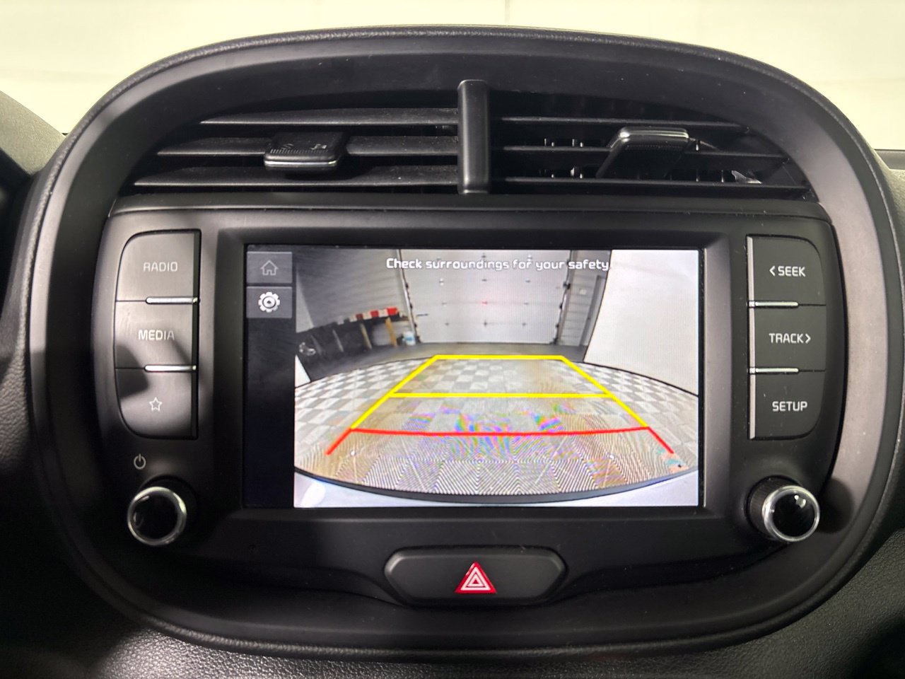 Used 2025 Kia Soul LX w/ LX Technology Package FWD image 18