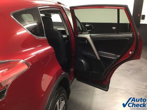 Used 2018 Toyota RAV4 XLE image 35
