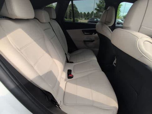 Used 2025 Mercedes-Benz GLC 350e 4MATIC image 19
