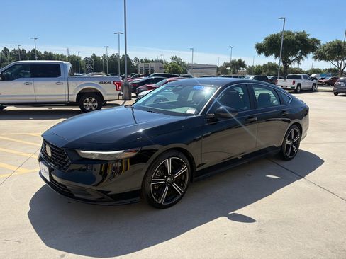 Certified 2025 Honda Accord Sport image 4