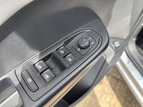 Used 2024 Volkswagen Taos SE FWD image 12