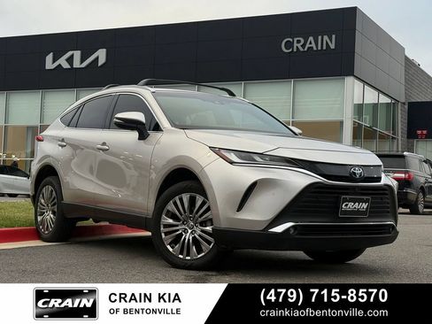 Used 2023 Toyota Venza Limited AWD/4WD image 1