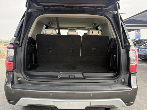 Used 2019 Ford Expedition Platinum image 9