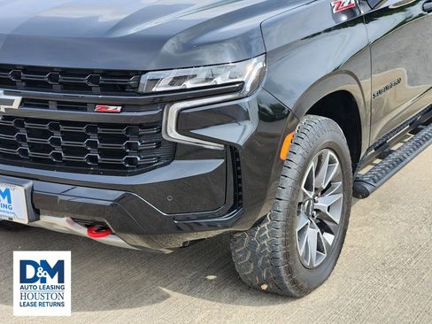 Used 2023 Chevrolet Suburban Z71 w/ Luxury Package AWD/4WD image 12