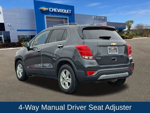 Used 2017 Chevrolet Trax LT w/ LT Convenience Package image 4
