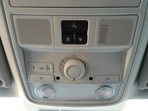 Used 2012 Volkswagen Golf 4-Door FWD image 46