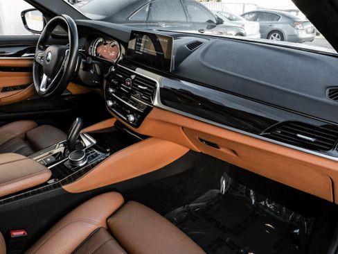 Used 2018 BMW 540i xDrive image 12