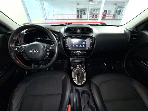 Used 2018 Kia Soul ! FWD image 22