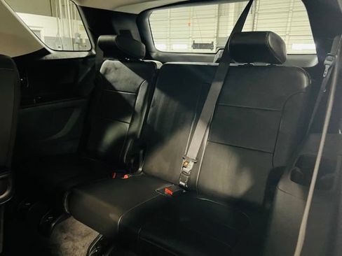 Used 2020 Chevrolet Traverse LT w/ LT Premium Package FWD image 9