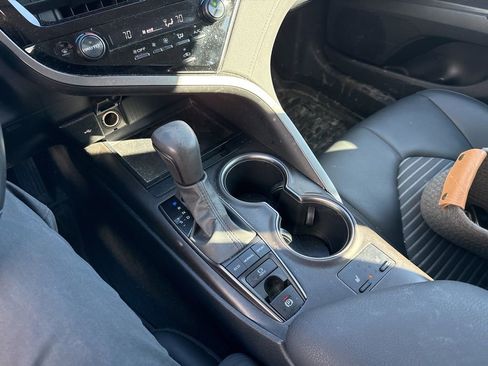 Used 2023 Toyota Camry SE w/ Cold Weather Package image 13