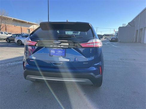 Used 2023 Ford Edge SEL image 4