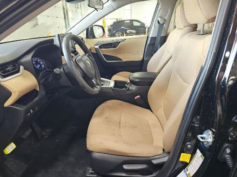 Used 2021 Toyota RAV4 LE AWD/4WD image 21