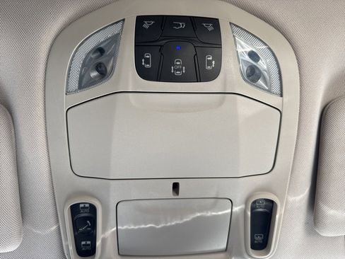 Used 2021 Chrysler Pacifica Limited w/ Premium & Safety Sphere Group image 39