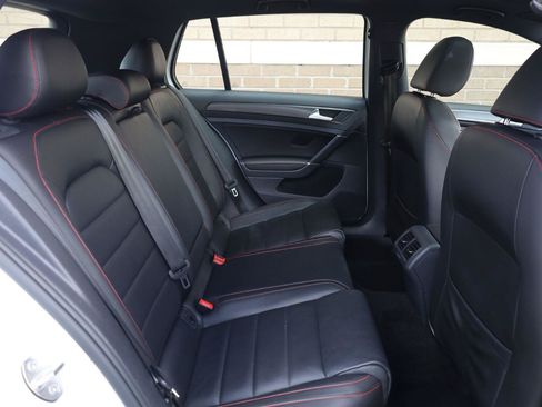 Used 2018 Volkswagen Golf 4-Door FWD image 24