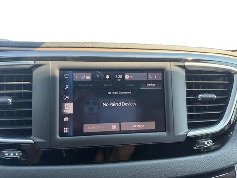 Used 2023 Chrysler Voyager LX FWD image 18