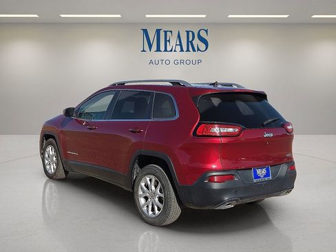 Used 2016 Jeep Cherokee Latitude image 3