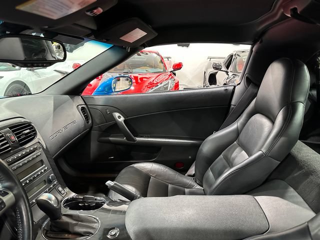 Used 2010 Chevrolet Corvette Coupe w/ Preferred Equipment Group RWD image 18